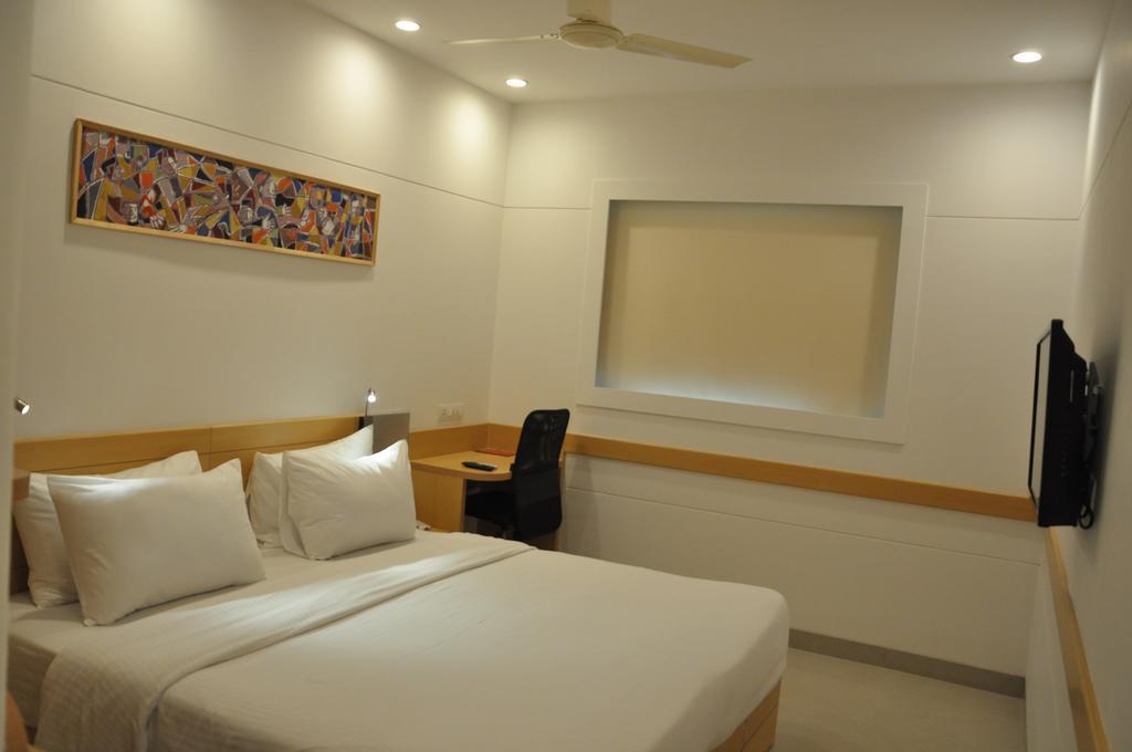 Red Fox Hotel, Chandīgarh Eksteriør billede