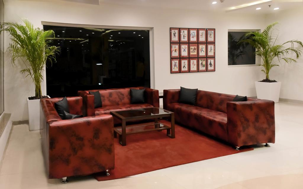 Red Fox Hotel, Chandīgarh Eksteriør billede